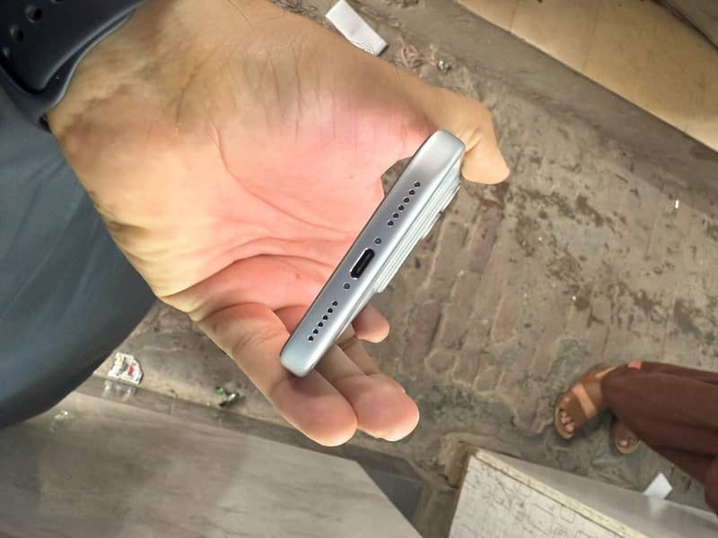 Apple iPhone 17 Pro Max 0