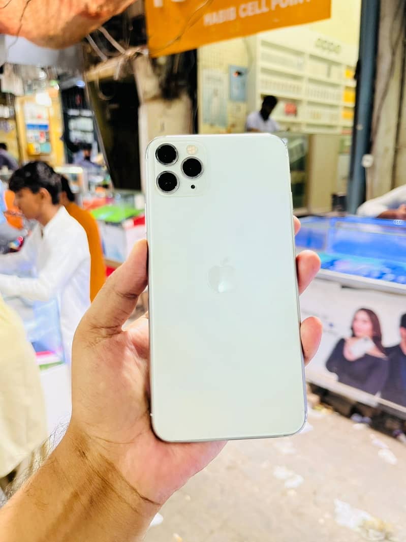 Apple iPhone 11 Pro Max 0