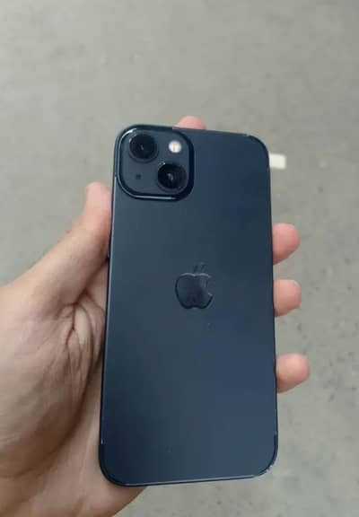 Apple iPhone 13