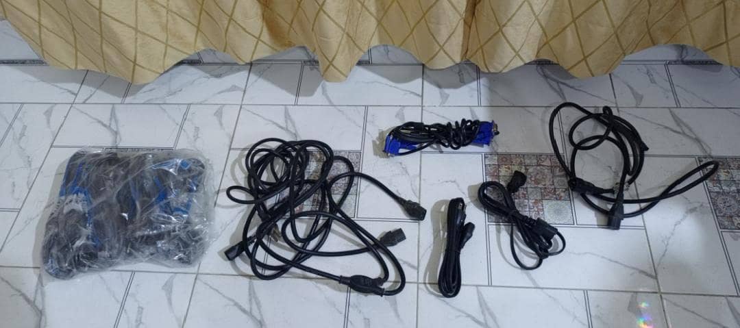 Power cable VGA Cable Available in Quantity 6