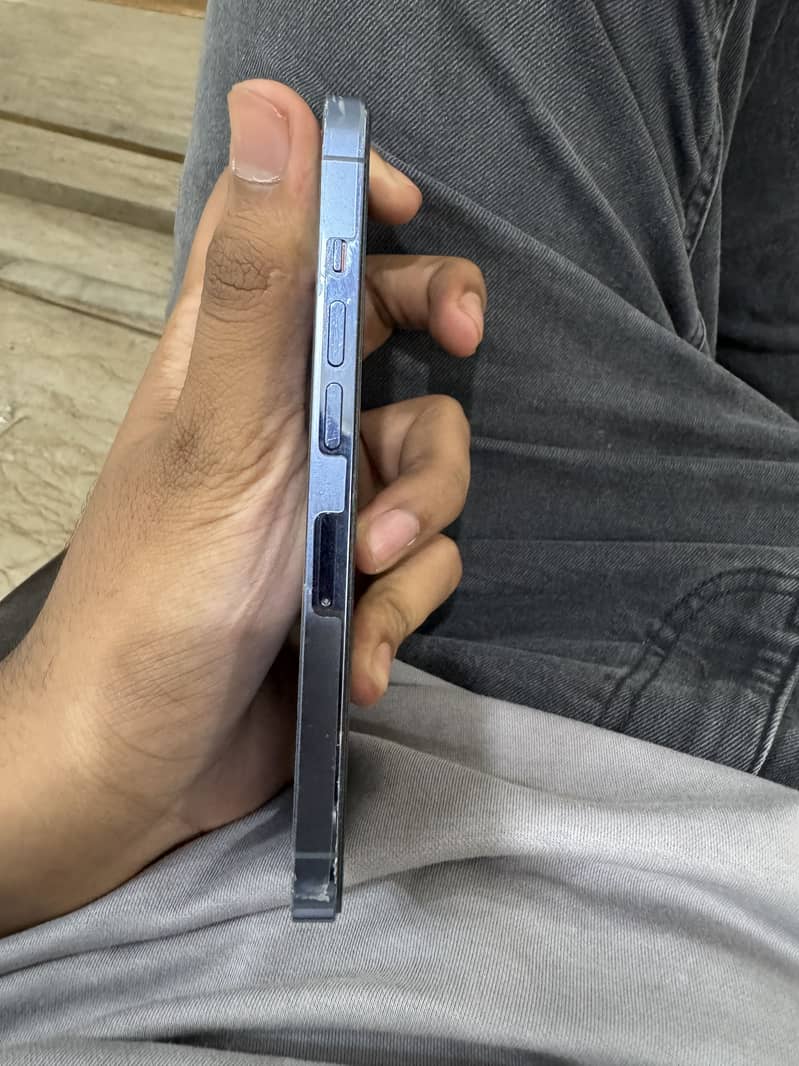 Apple iPhone 13 Pro 1