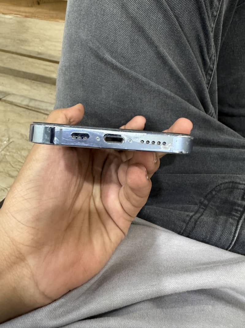 Apple iPhone 13 Pro 3