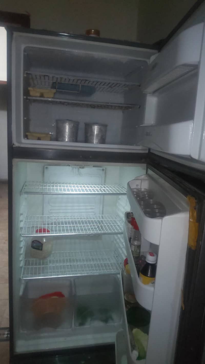 Dawlance Large Fridge 8