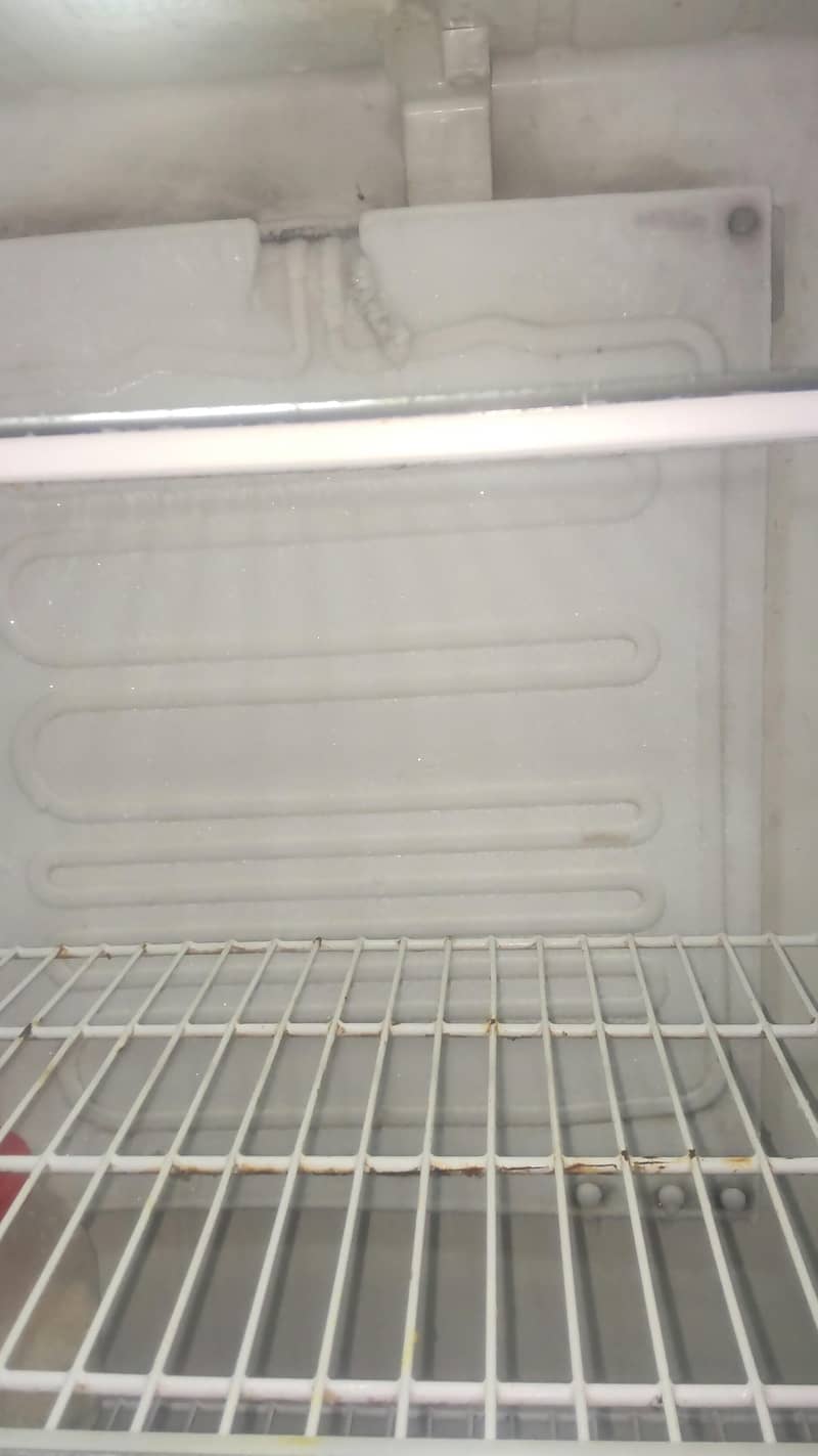 Dawlance Large Fridge 9