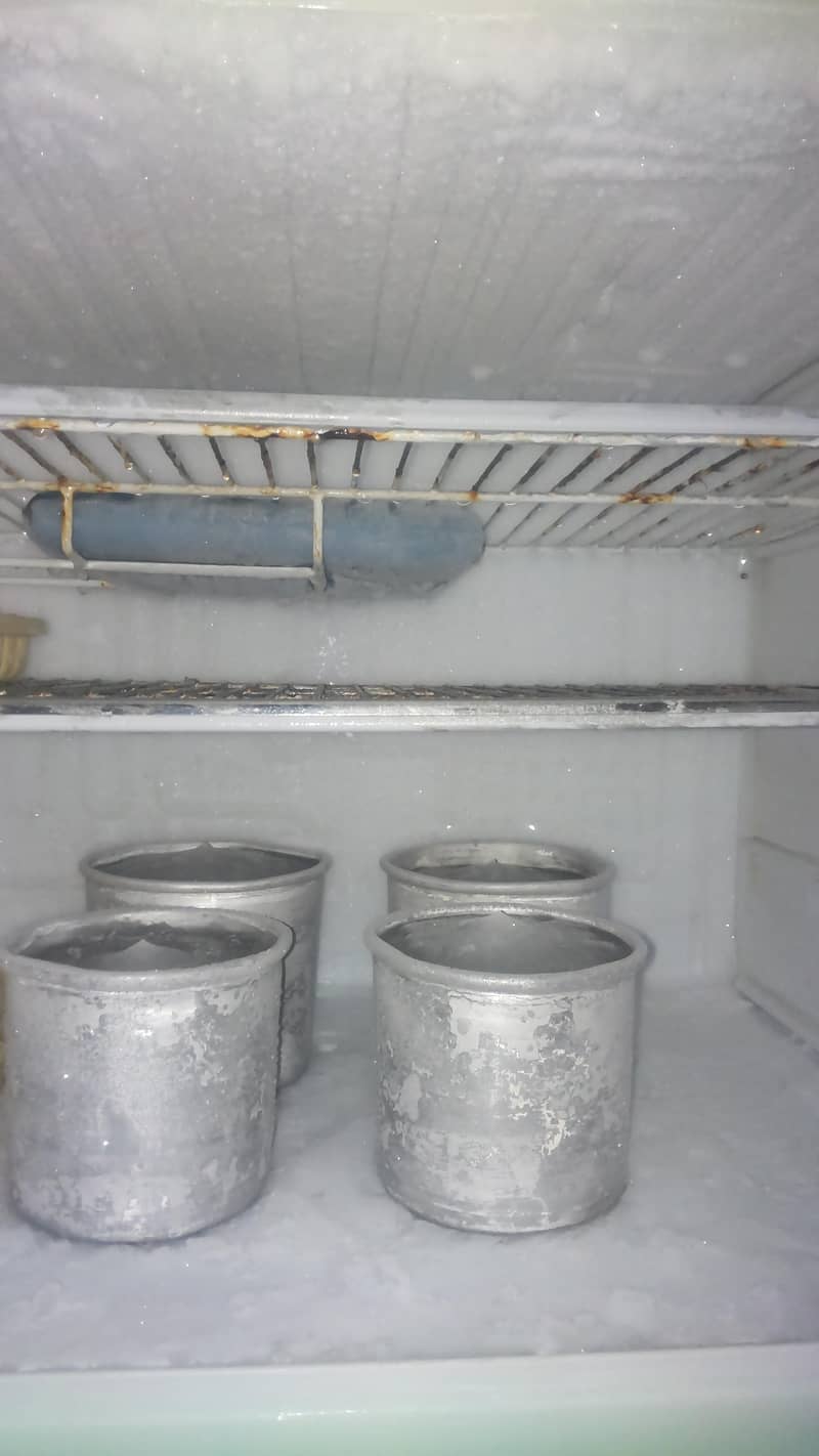 Dawlance Large Fridge 11