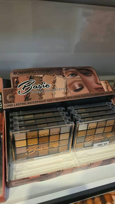 Eye shadow pallets