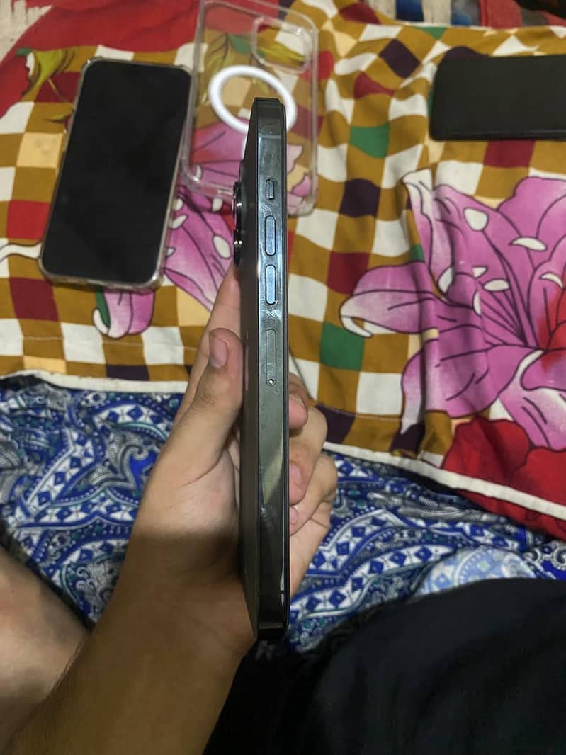 iPhone 13 Pro Max 5