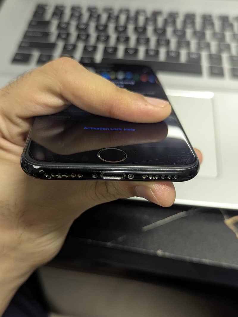 Apple iPhone 7 2