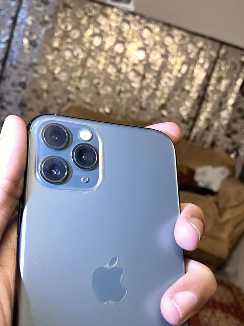 Apple iPhone 11 Pro 2