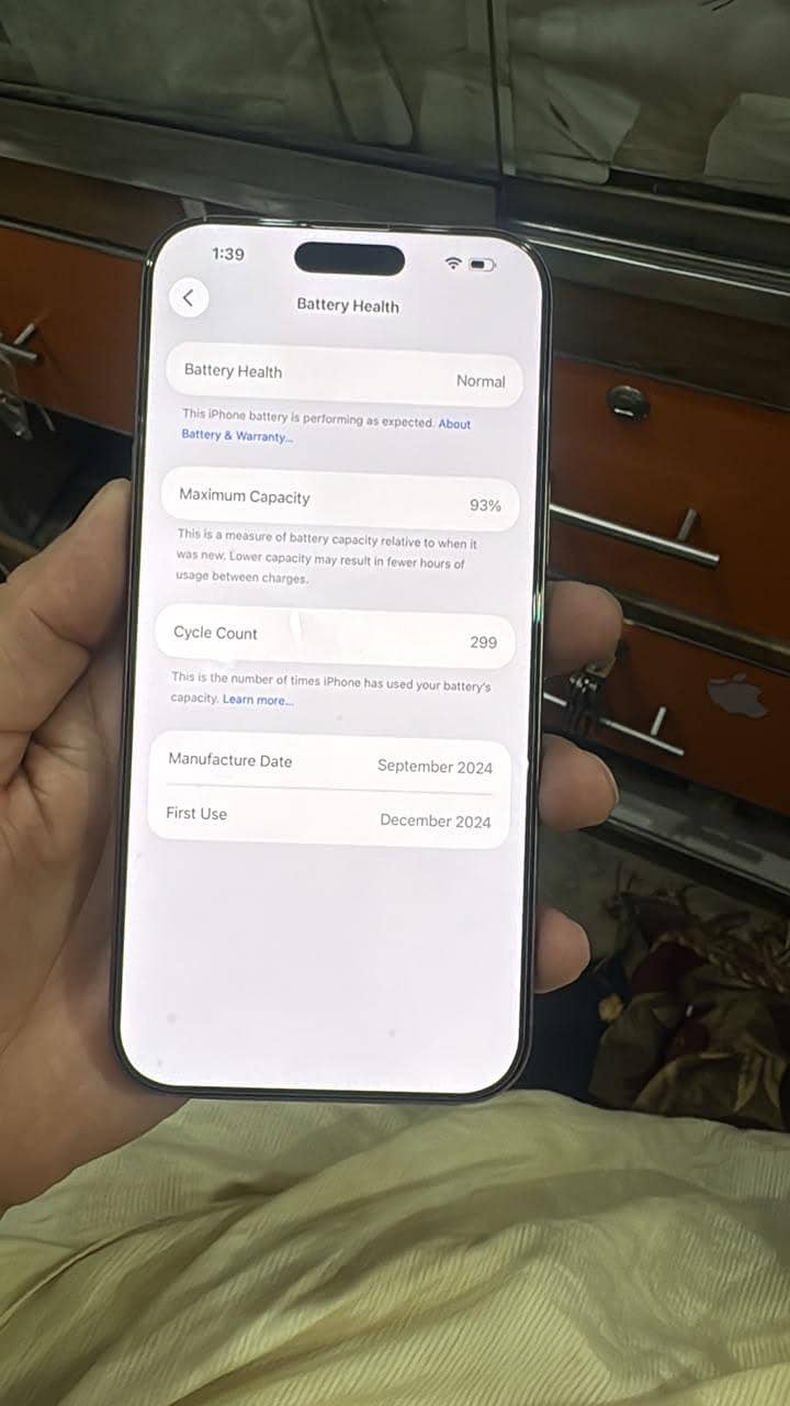 Apple iPhone 16 Pro Max 1