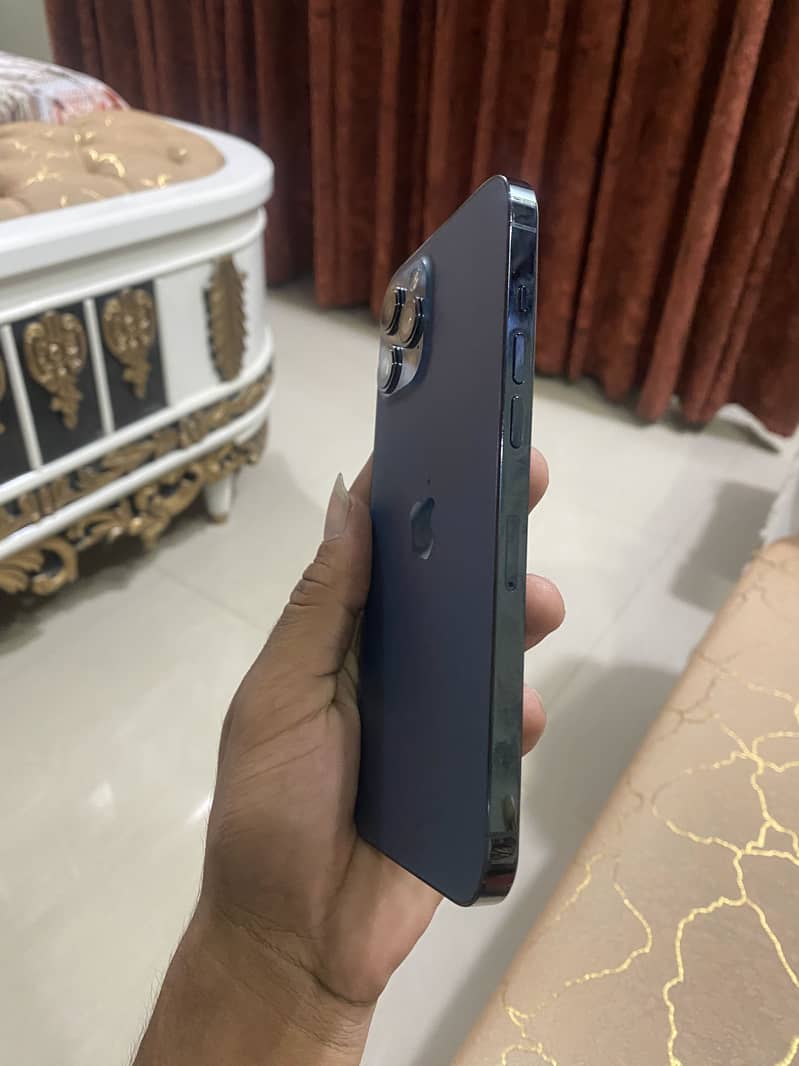 iPhone 12 Pro Max 2