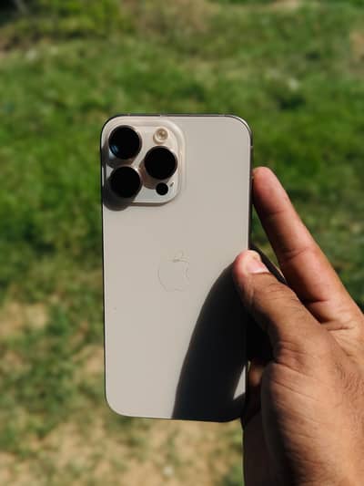 Apple iPhone 16 Pro Max