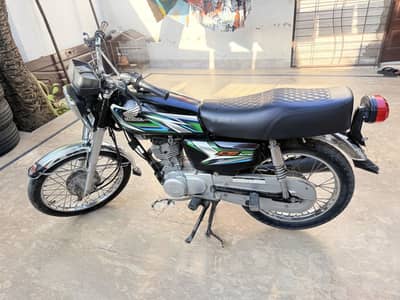 Honda CG 125 Black 2023 model