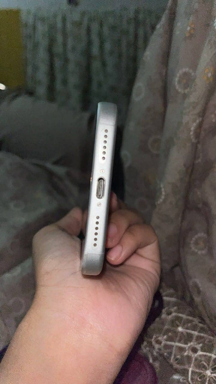Apple iPhone 17 Pro Max 2
