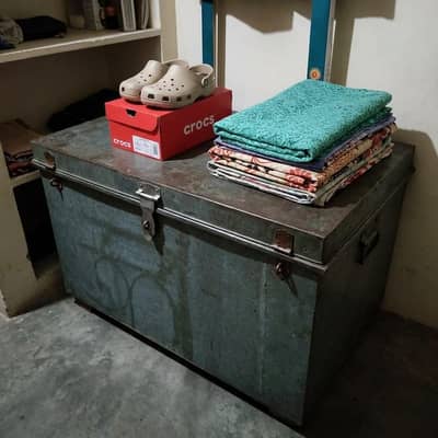 I want to sale my metal cupboard