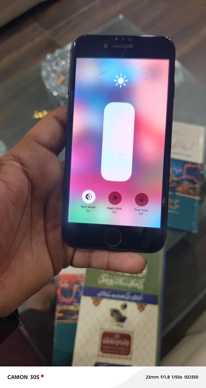 Apple iPhone 8 3