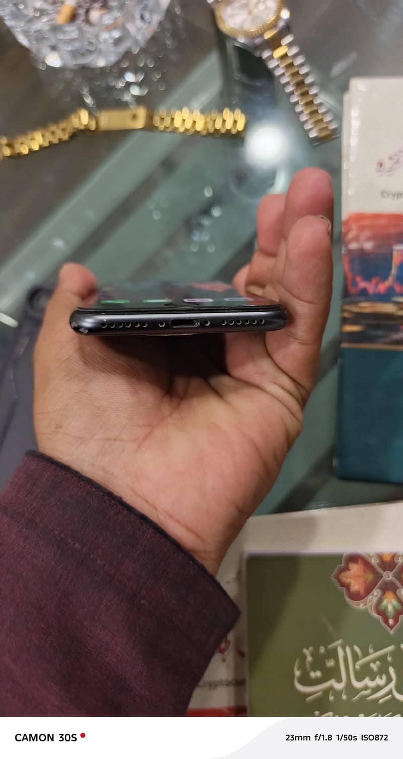 Apple iPhone 8 4