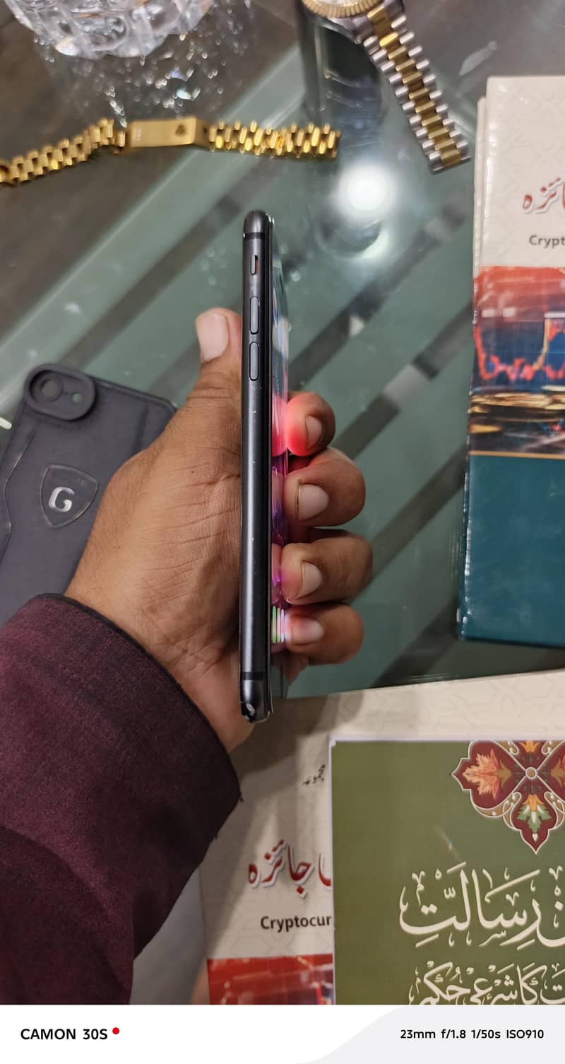 Apple iPhone 8 6