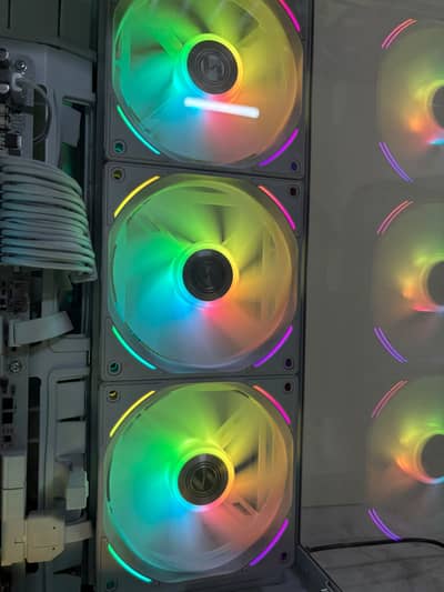 Lian Li 7x UNI FAN SL120 RGB Fans + 2 Controllers | 9/10