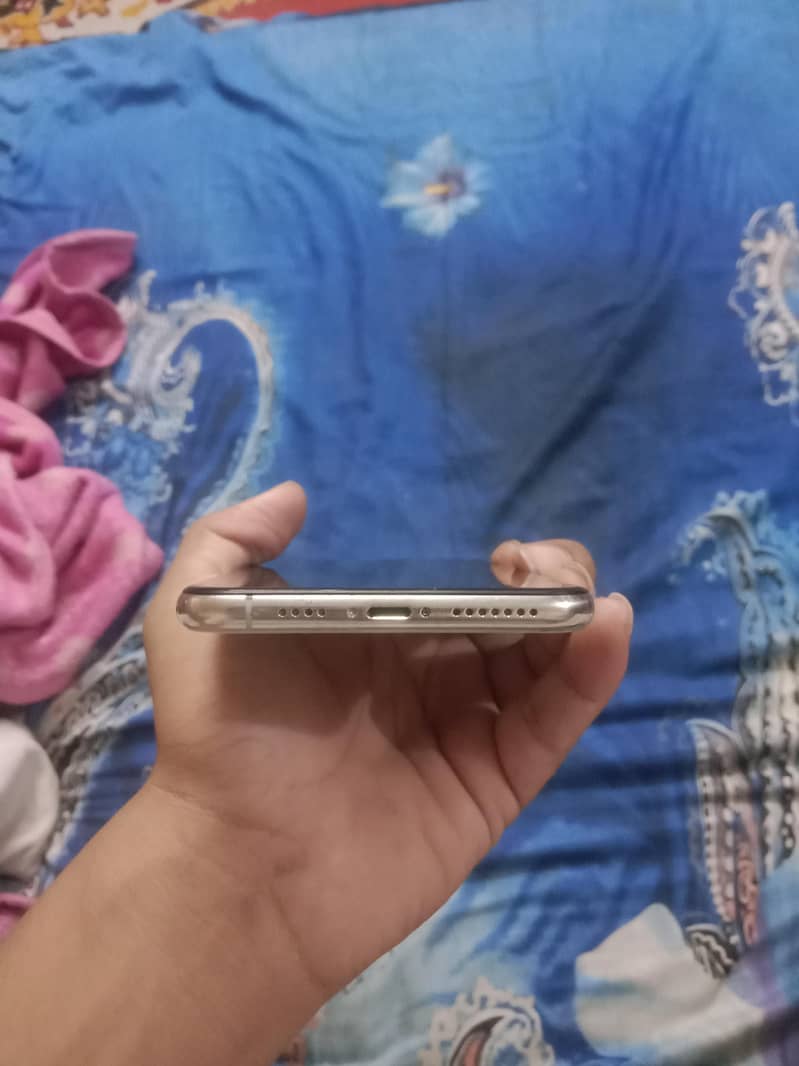 Apple iPhone XS Max 2