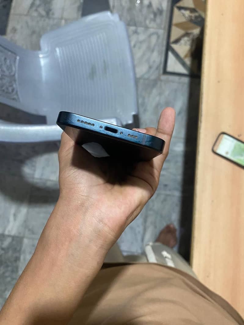 Apple iPhone 14 4