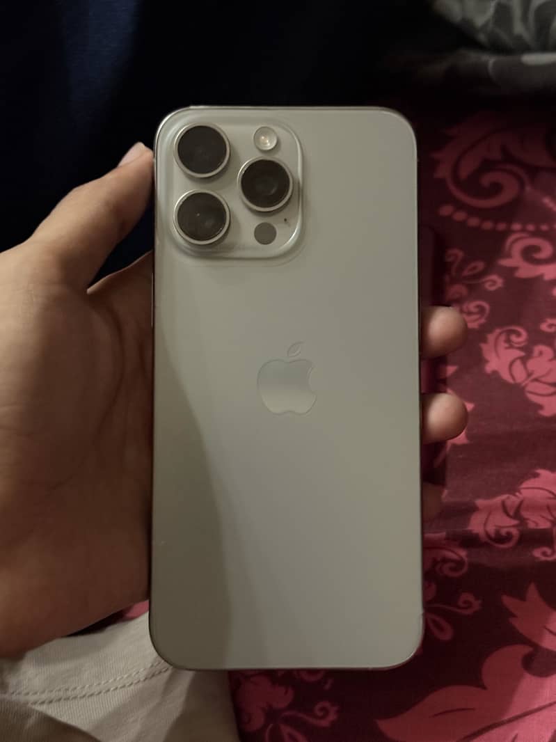 Apple iPhone 15 Pro Max 5