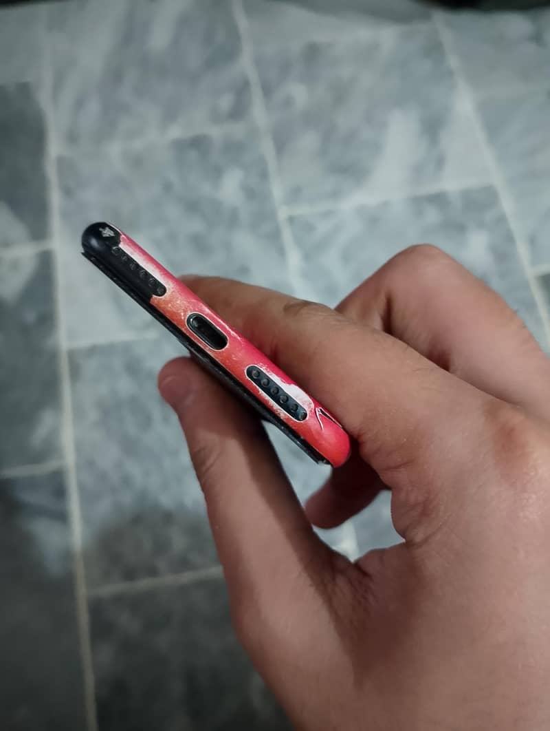 Apple iPhone 15 12