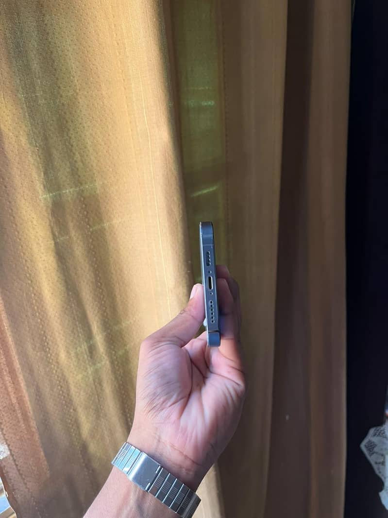 Apple iPhone 13 Pro Max 4