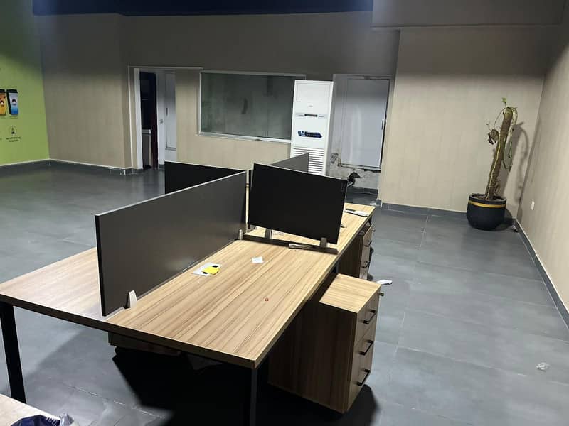 Office Workstation 4