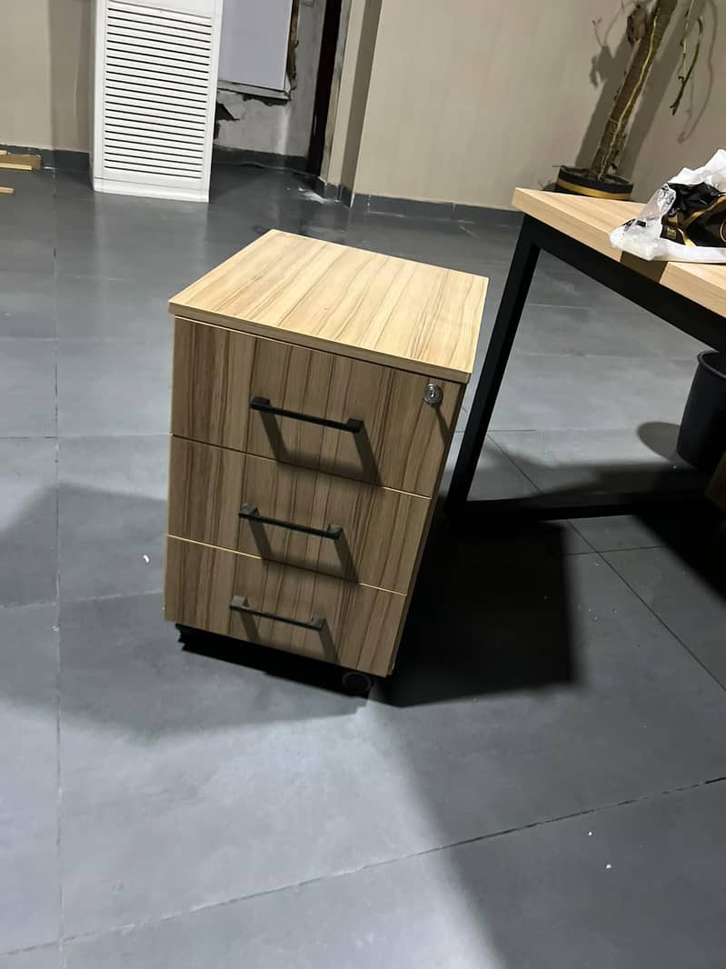 Office Workstation 6