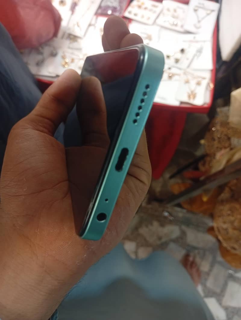 Tecno Spark Go 1 3
