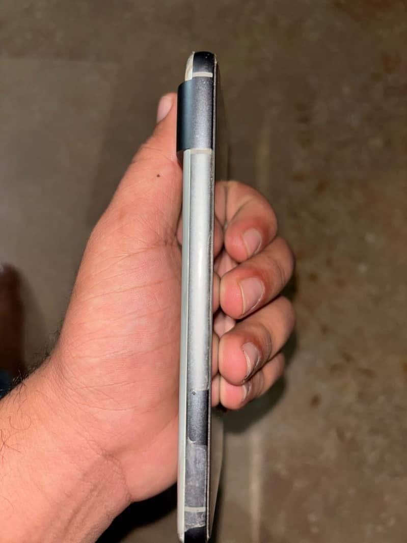 Google Pixel 8 2