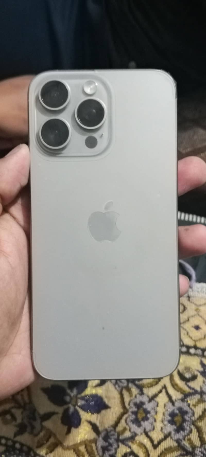 Apple iPhone 15 Pro Max 0
