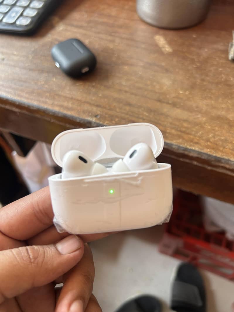 Different Earbuds at different Prices 4