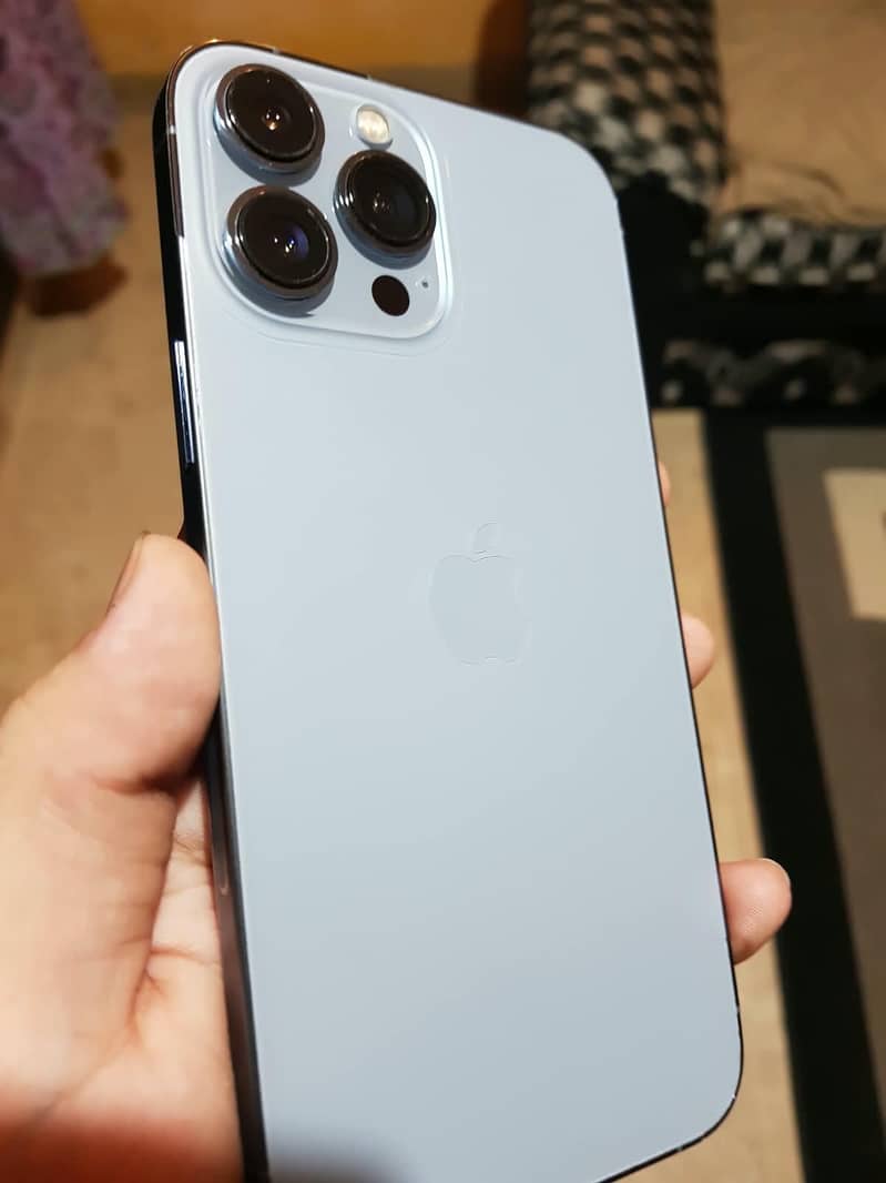 Apple iPhone 13 Pro Max 4