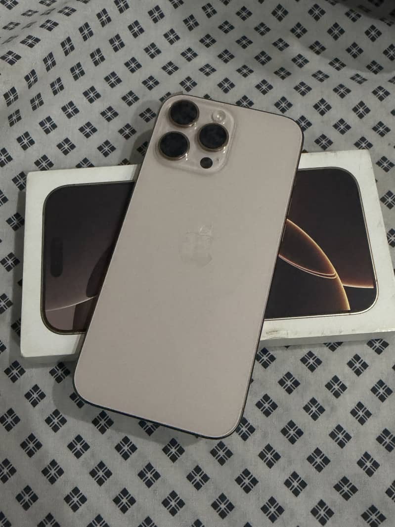 iPhone 16 Pro Max 2