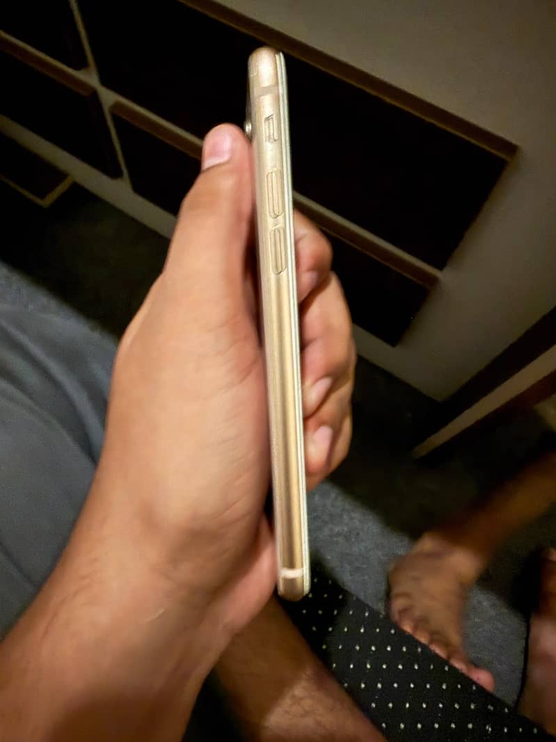 Apple iPhone 8 1