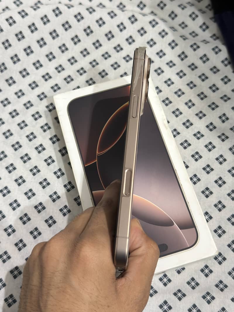 iPhone 16 Pro Max 7