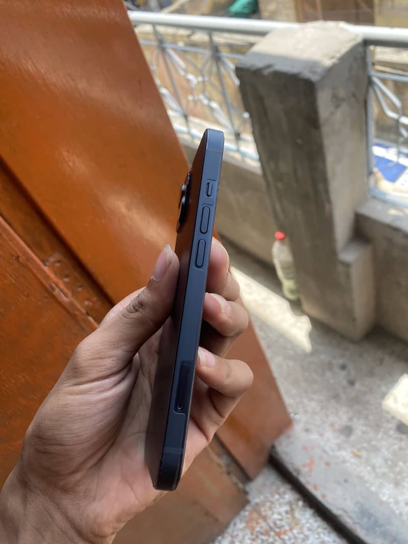 Apple iPhone 13 jv 3