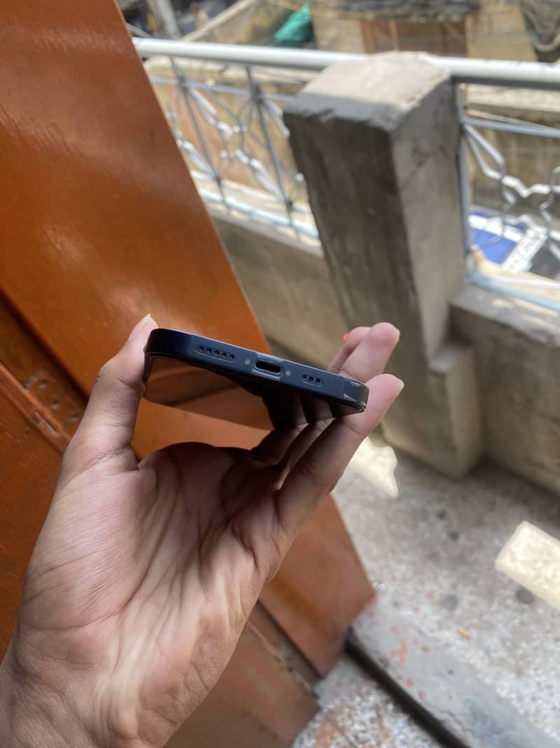 Apple iPhone 13 jv 4