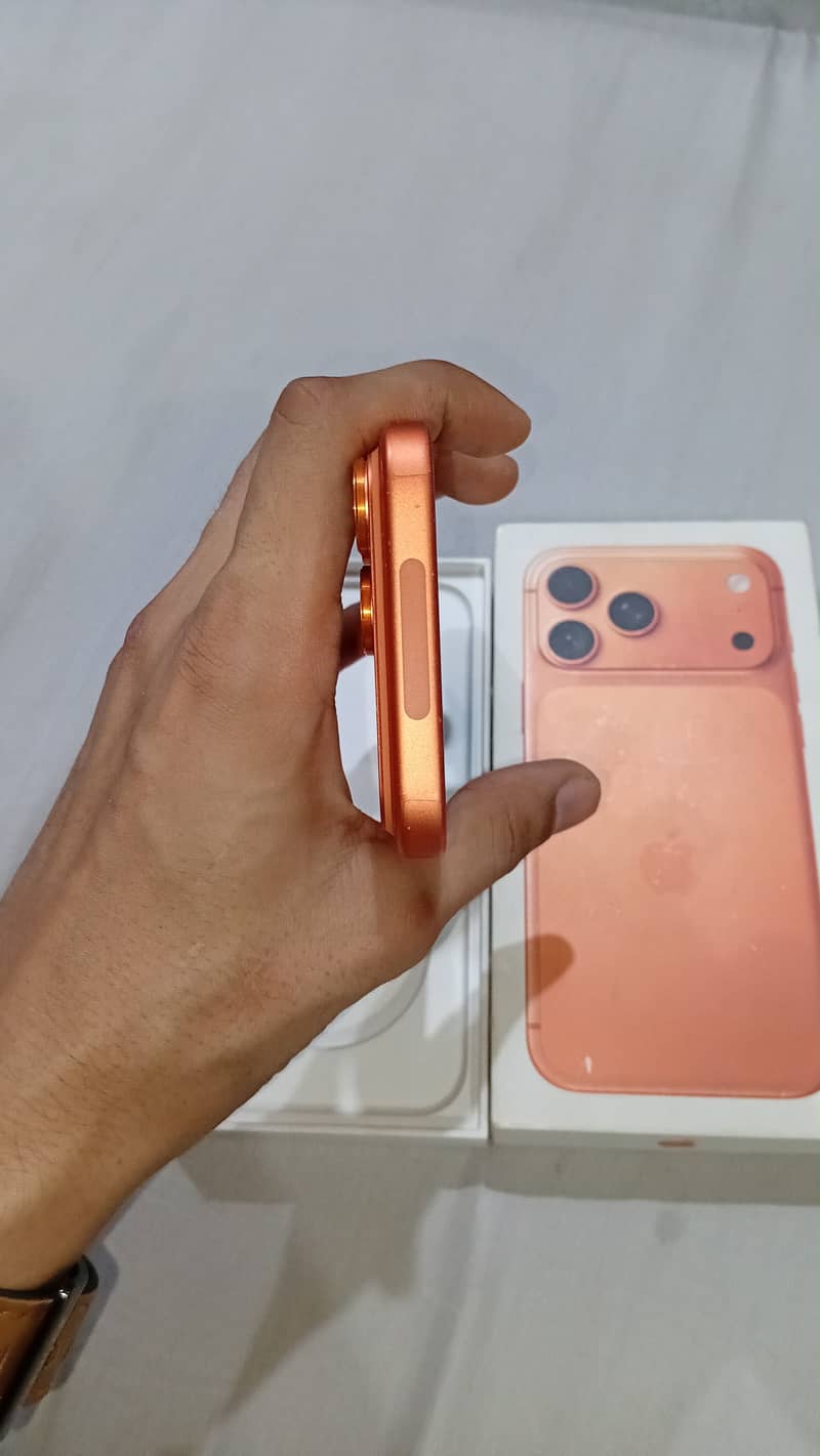 Apple iPhone 17 Pro Max 3