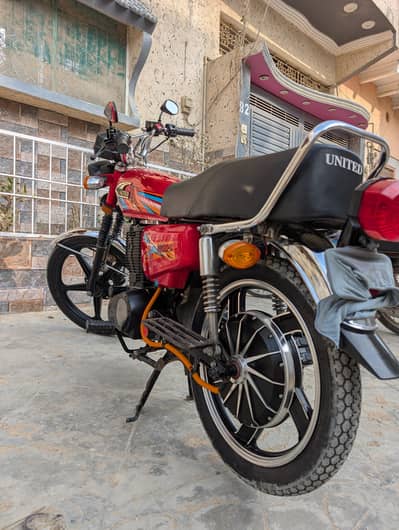 united bullet 2000 watt bike bilkul ok hai new bike hai sir 6 maha use