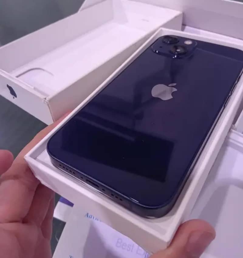 Apple iPhone 13 0