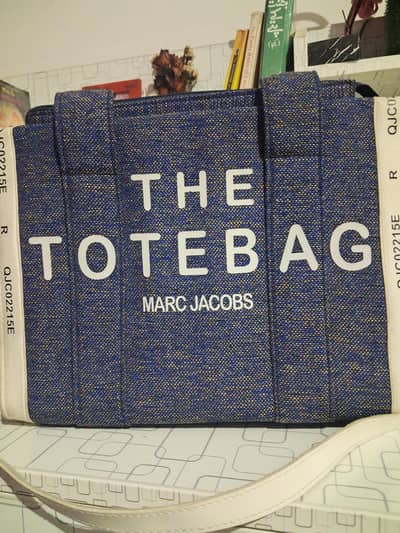 Tote bag