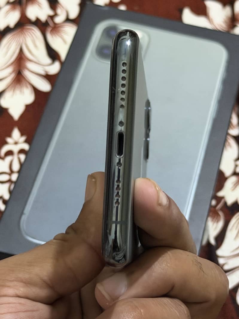 Apple iPhone 11 pro max 3