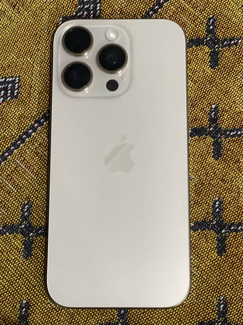 Apple iPhone 16 Pro 2