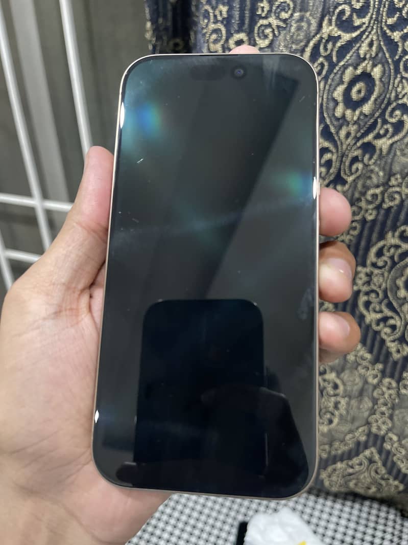 Apple iPhone 16 Pro 4