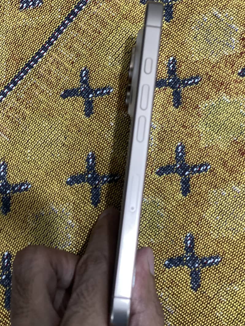 Apple iPhone 16 Pro 6