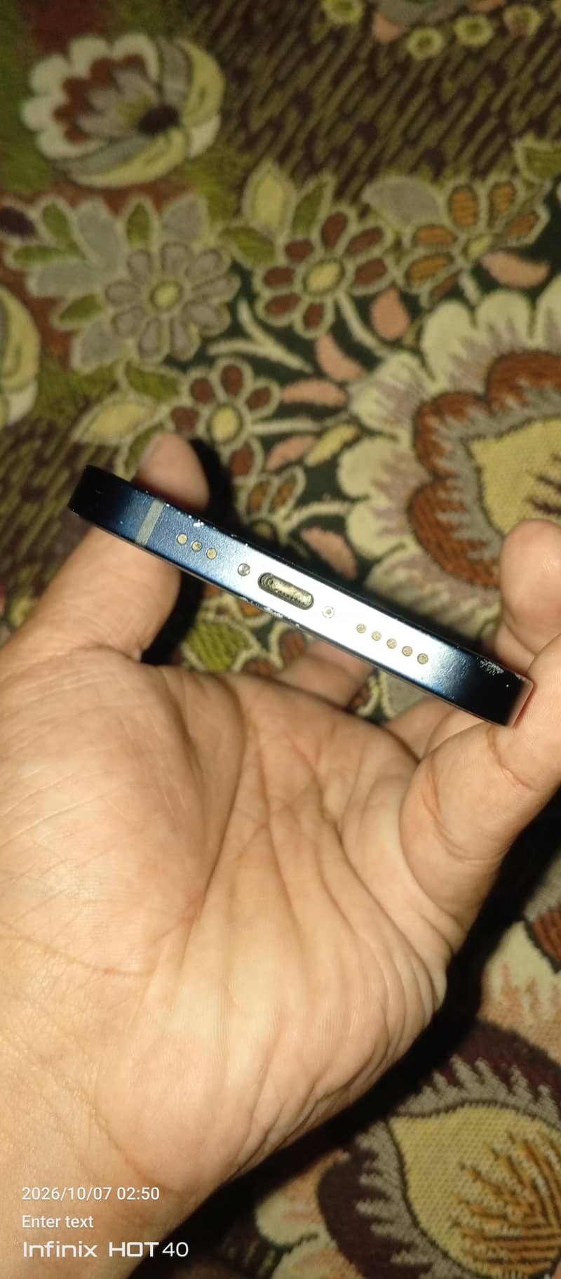 Apple iPhone 12 4