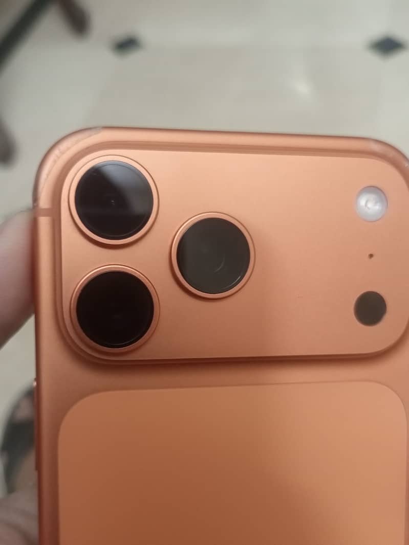 Apple iPhone 17 Pro Max 1